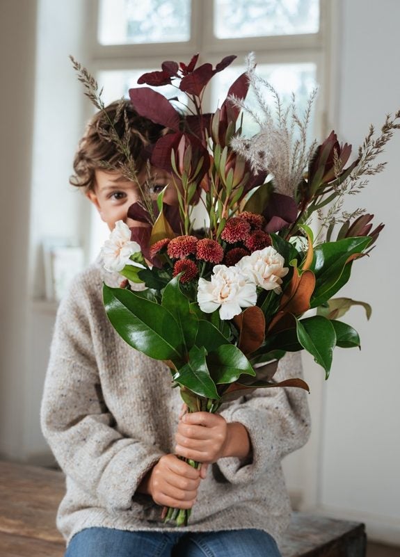 hortensia tørrer på tørresnor under blå himmel